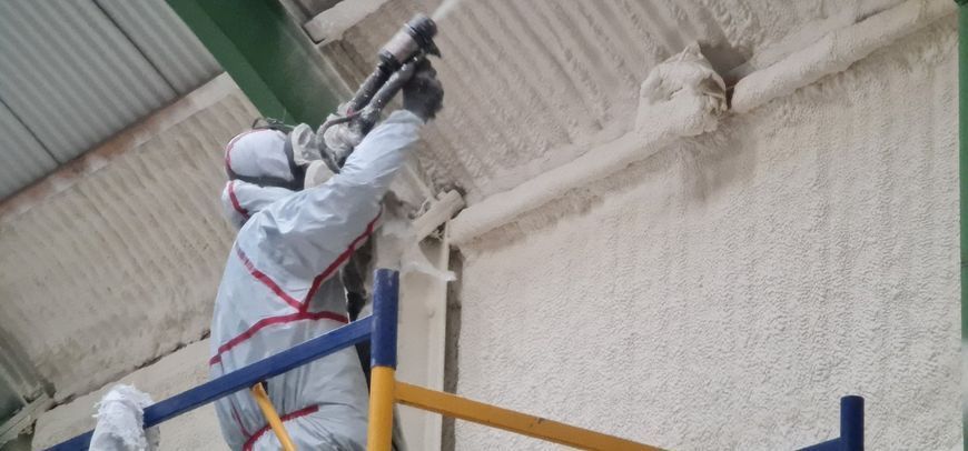 Напыляемая полиуретановая теплоизоляционная пена WHITECHEM SPR 225  225 фото